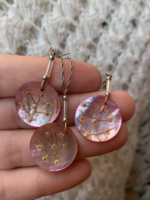 Conjunto collar y pendientes concha rosa