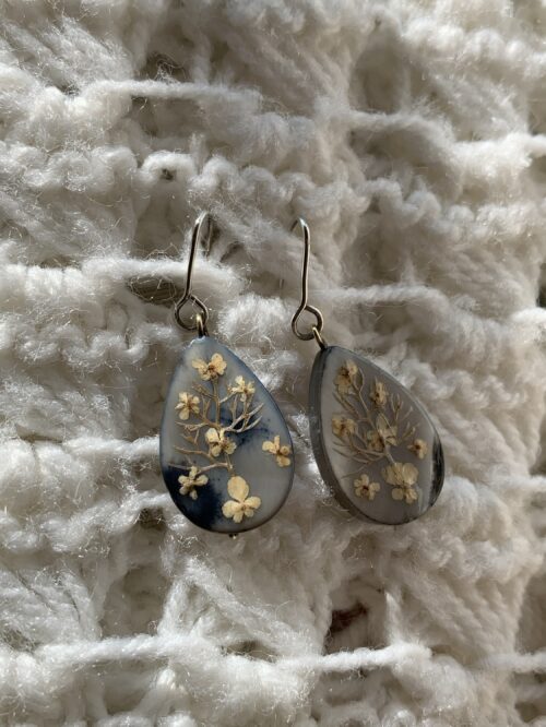 Pendientes lagrima abalon con flores naturales