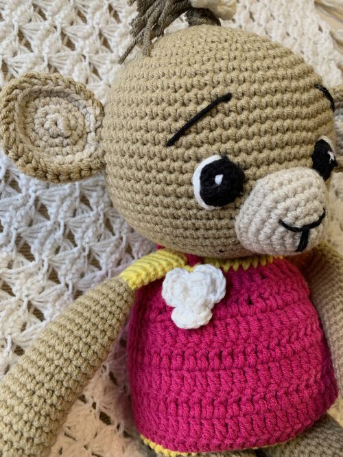 Monita Amigurumi de ganchillo – hecha a mano y segura para niños