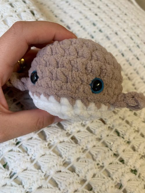 Ballena amigurumi color crema 10 cm
