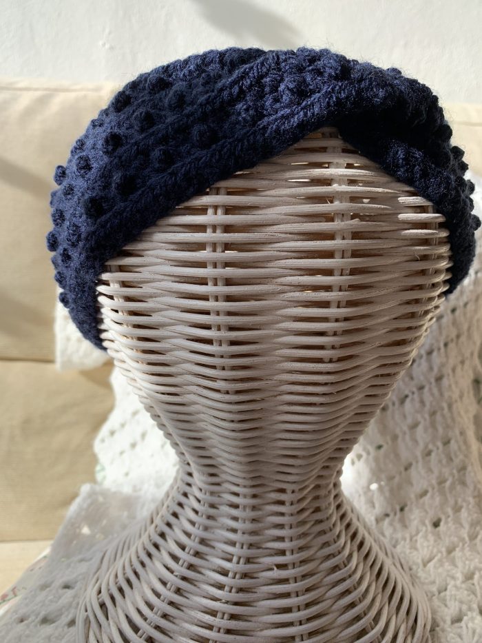 Diadema calienta orejas estilo turbante a crochet – azul oscuro nocturno